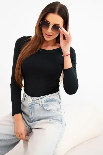 Dámská viskózová halenka s širokým výstřihem