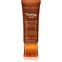 Danessa Myricks Beauty Yummy Skin Serum Skin Tint hydratační make-up s vyhlazujícím účinkem odstín 13 - Dark Skin with Warm Golden Undertones 100 ml