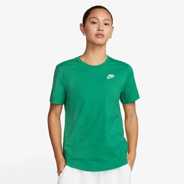 Nike Sportswear Club Essentials Womens T-Shirt XS
