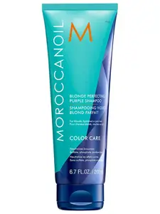 Neutralizační šampon pro blond vlasy Moroccanoil Blonde Perfecting Purple Shampoo - 200 ml + dárek zdarma