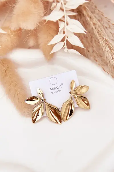 Zlaté náušnice s listovým motívom