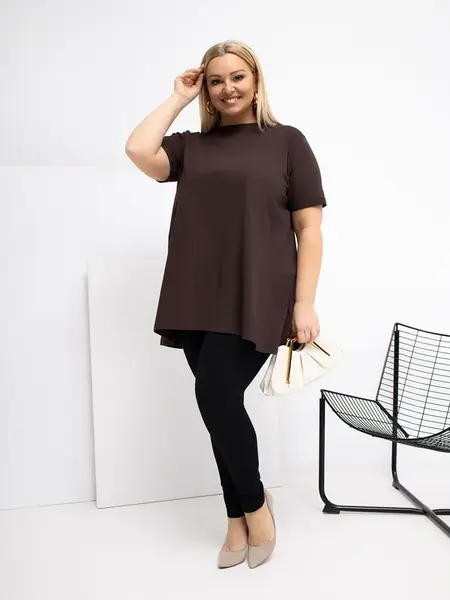 Plus size tunika v tmavohnedej farbe