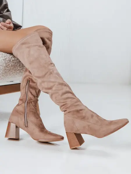 Dámské kozačky na podpatku