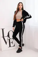 Kesi velúrová súprava s ozdobnými pruhmi čierna