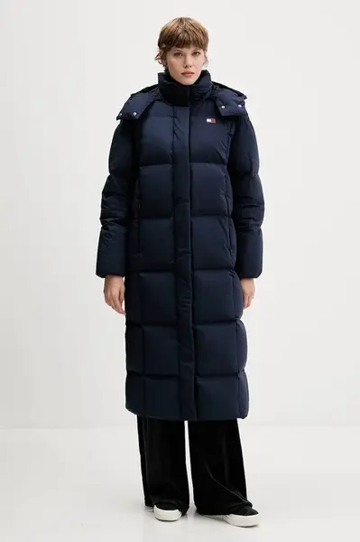 Péřová bunda Tommy Jeans tmavomodrá barva, zimní, DW0DW21977