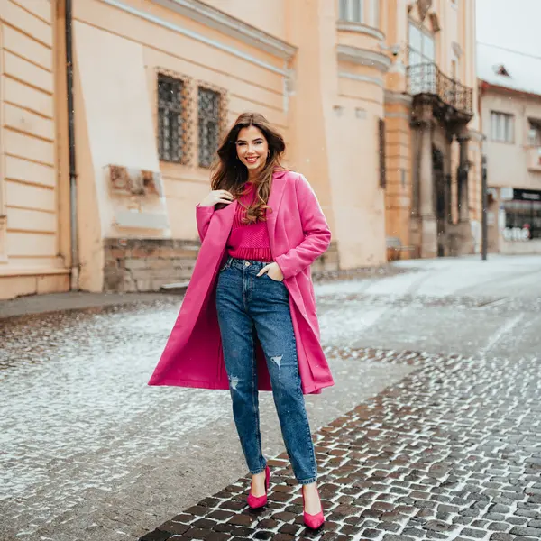 Modré dámské mom fit džíny s potrhaným efektem Pieces Kesia - Dámské