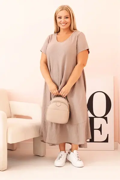 Kesi Włoski Dámska sukňa plus size s krátkym rukávom a volánom z ľahkej viskózy cappuccino