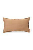 Dekorativní polštář ferm LIVING Desert 53 x 28 cm. béžová barva