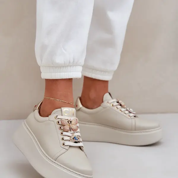 Dámske kožené tenisky s ozdobami CheBello