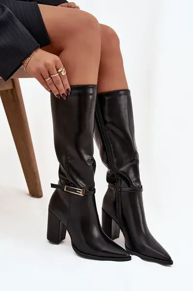 Dámské kozačky na podpatku s přezkou