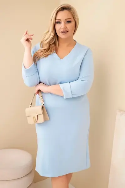 Plus size šaty s výstrihom do V