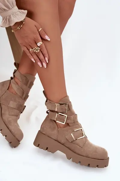 Boto Dámské kotníkové boty s pásky a stříbrnými sponami béžové Helisse