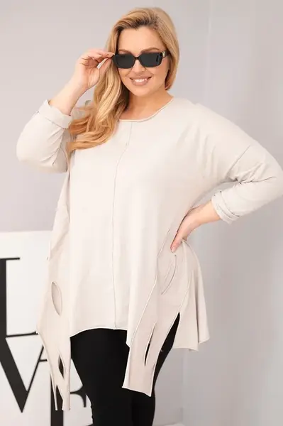 Plus size halenka s asymetrickým spodkem a výřezy