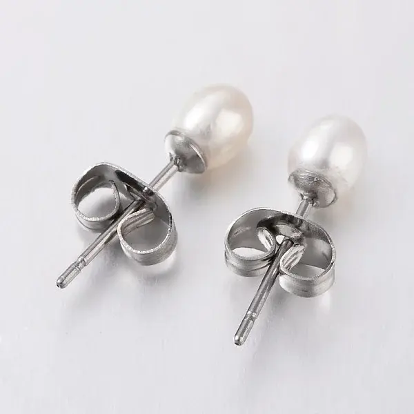 Natural Cultured Freshwater Pearl Ear Studs