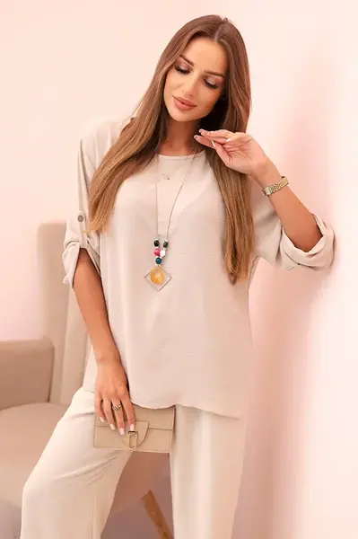 Kesi Włoski Dámska súprava s blúzkou s náhrdelníkom a širokými nohavicami béžový