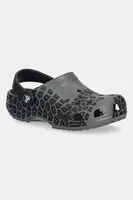 Dětské pantofle Crocs CLASSIC TIRE PRINT CLOG KIDS šedá barva, 211261
