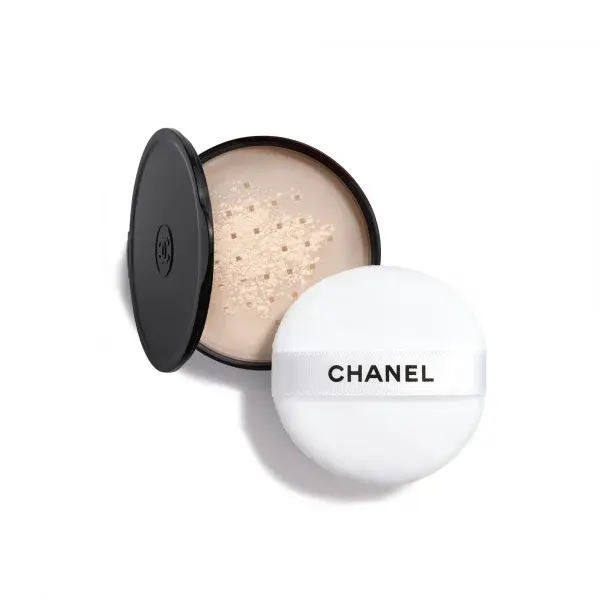 CHANEL POUDRE UNIVERSELLE LIBRE - REFILL ON-THE-GO FORMAT SYPKÝ PUDR S PŘIROZENÝM FINIŠEM. CESTOVNÍ FORMÁT - 20 MEDIUM LIGHT - NÁPLŇ 6 g
