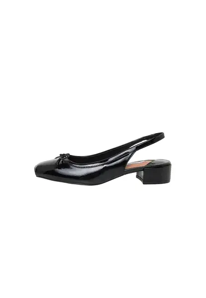 STEVE MADDEN Baleríny s ramienkom 'Loved'  čierna