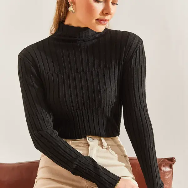 Bianco Lucci Women's Turtleneck Piece Sweater