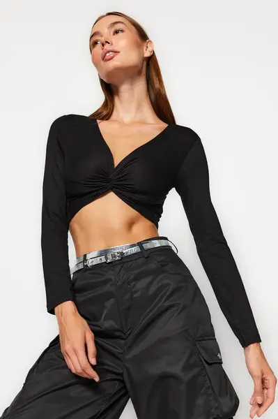 Trendyol Black Knot Detailed Fitted V-Neck Crop Stretchy Knitted Blouse