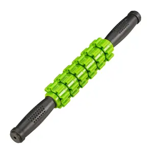 Relaxdays MASÁŽNÍ VÁLEČEK černý zelený s rukojeťmi 40 cm