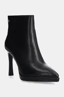 Kožené kotníkové boty GOE