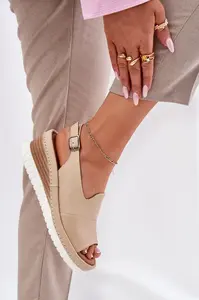 Dámske kožené sandále na klíne Artiker