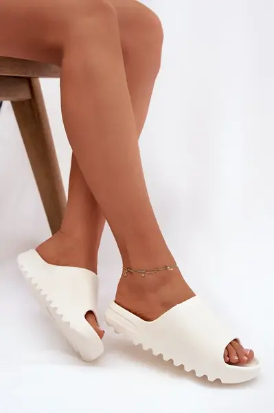 Dámske šľapky na platforme Olyria