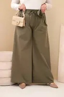 Plus size nohavice s kvetinovým opaskom