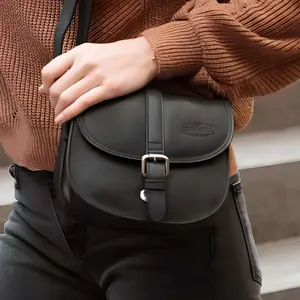 Dámska kožená crossbody kabelka Sparwell Kamile - čierna