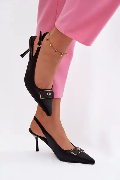 Dámské sandály na podpatku s ozdobným detailem