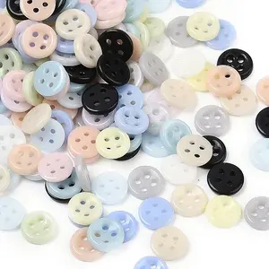 4-Hole Glass Buttons
