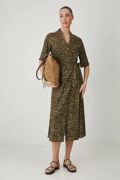 Šaty s příměsí lnu Medicine