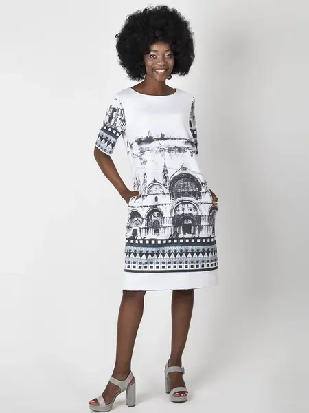PERSO Woman's A light women's dress decorated with a city print