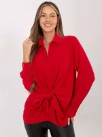 Červená košile s uzlem