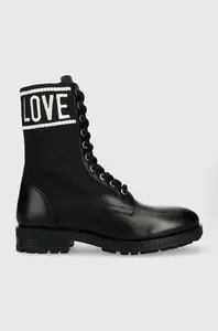 Workery Love Moschino