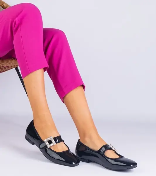 Gemre Black patent ballerinas decorated with a Furseda buckle
