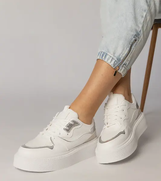 marka niezdefiniowana White block heel sandals with buckle Runaz