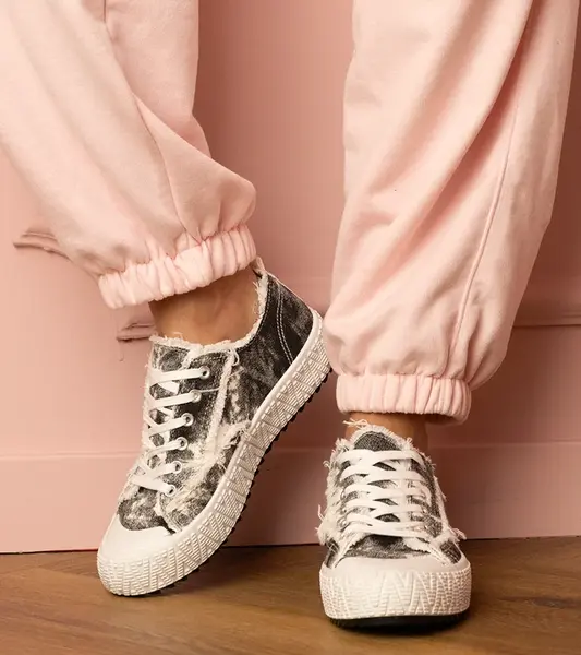 Gemre Black women's sports sneakers Bellina