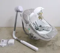 INGENUITY Houpačka vibrující s melodií USB Dual-Direction Anyway Sway ™ Ray ™ 0m+ do 9 kg