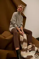 Marisse A wide scarf with stripes