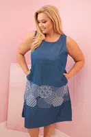 Kesi Włoski Dámské plus size šaty bez rukávů s ozdobným vzorem džínová