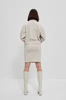 Sukňa s reliéfnym vzorom káblov