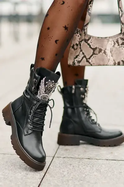 S. BARSKI kotníkové kozačky s dekorací