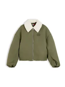 Tommy Jeans Prechodná bunda  zelená / biela