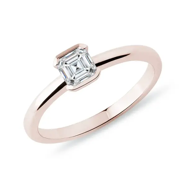 Zásnubní prsten s asscher diamantem v růžovém zlatě KLENOTA