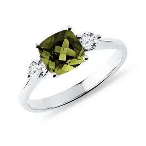 Prsten s vltavínem v brusu cushion v bílém 14k zlatě KLENOTA
