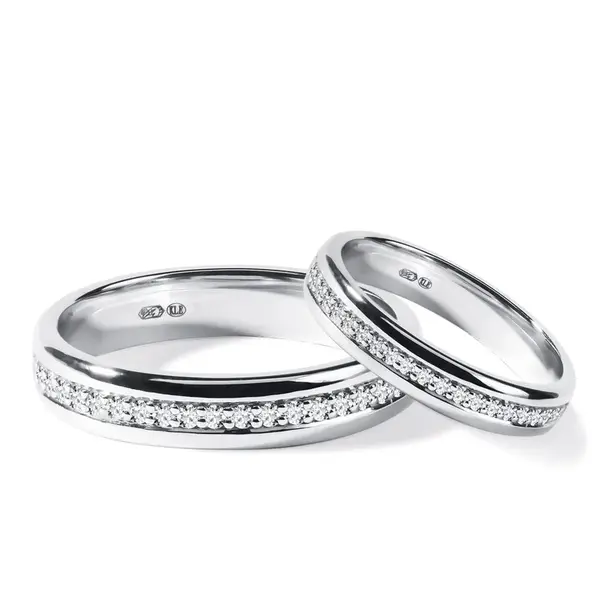 Sada snubních diamantových prstenů eternity z bílého zlata KLENOTA