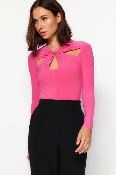 Trendyol Fuchsia Body s Výrezmi a Zhromaždenými Detailmi, Priliehavý Body s Flexibilnými Patentkami