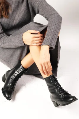 Mio Gusto Lori Women's Black Color Sheepskin Sheepskin Lined Lace-up Short Heeled Boots.